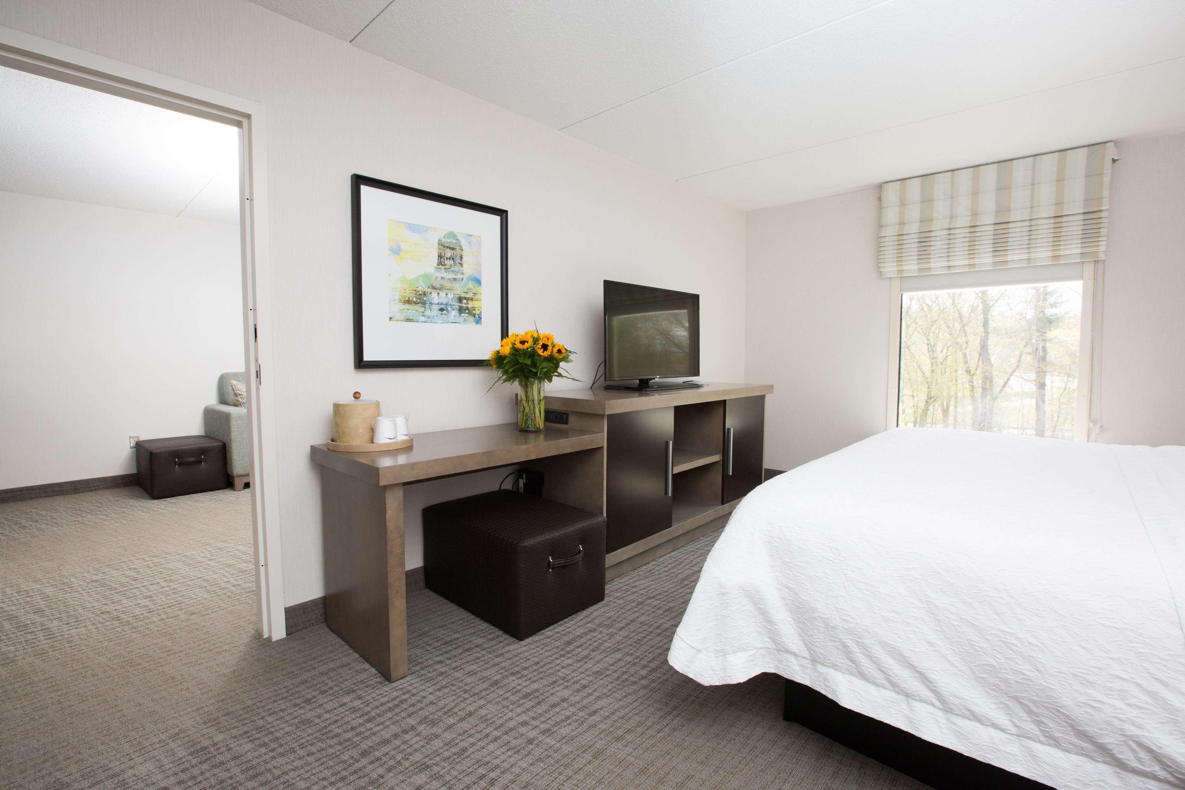 Hampton Inn Raynham-Taunton Exterior photo