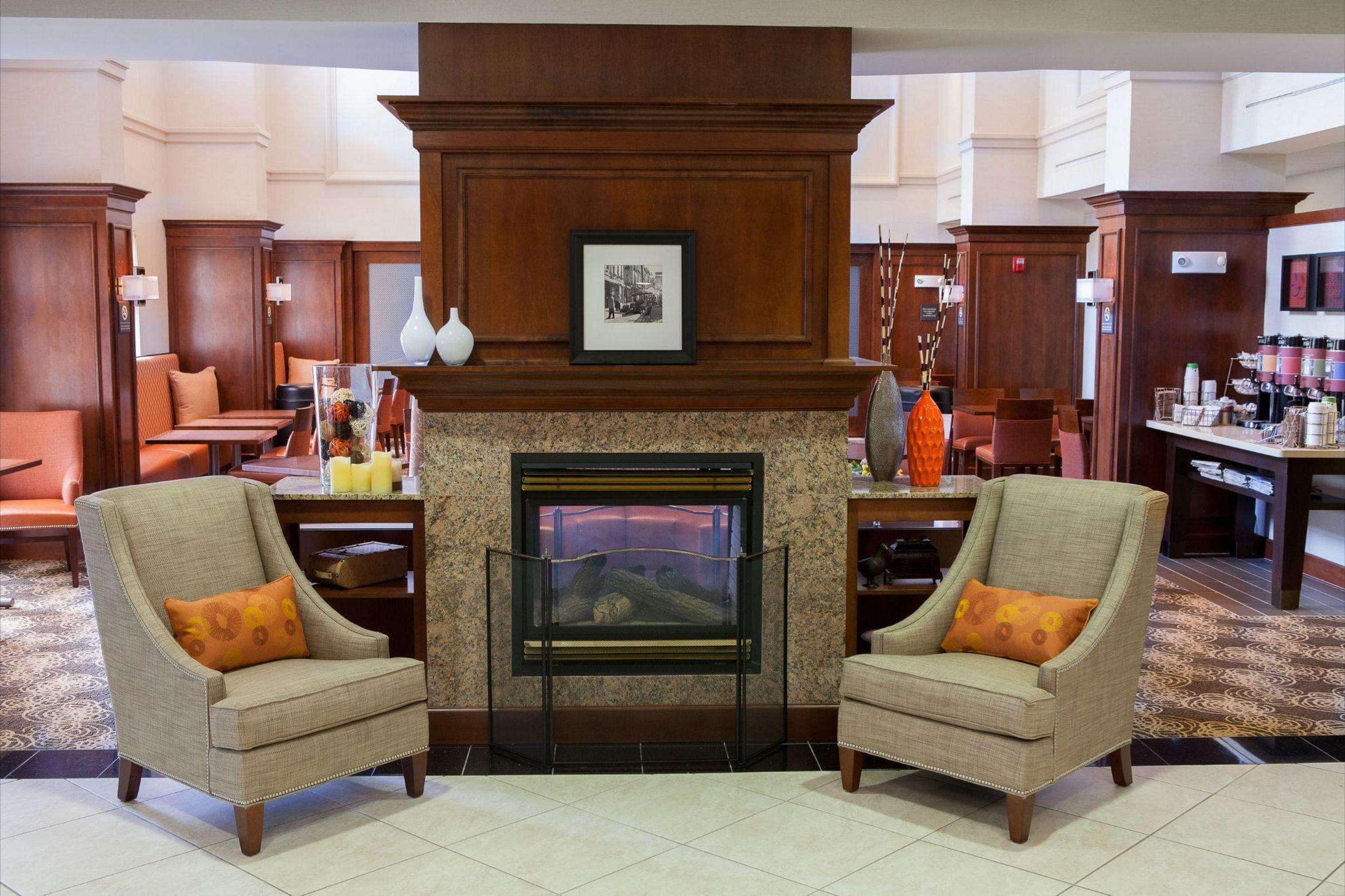 Hampton Inn Raynham-Taunton Exterior photo