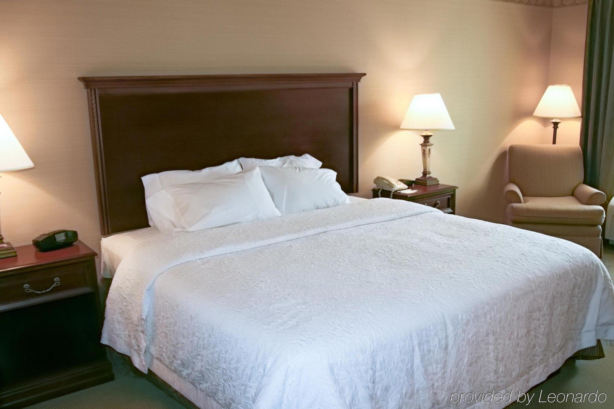 Hampton Inn Raynham-Taunton Exterior photo