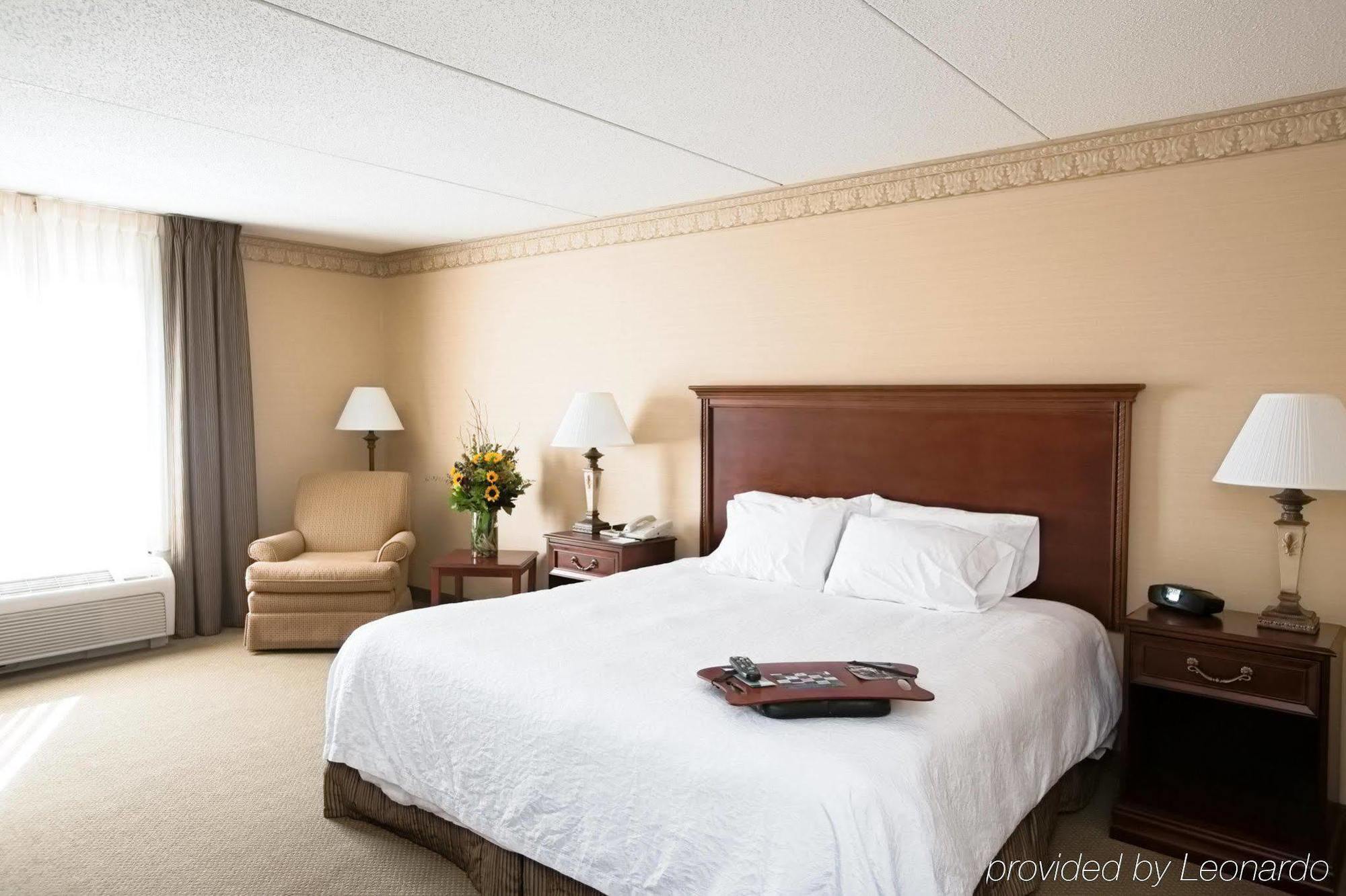 Hampton Inn Raynham-Taunton Exterior photo